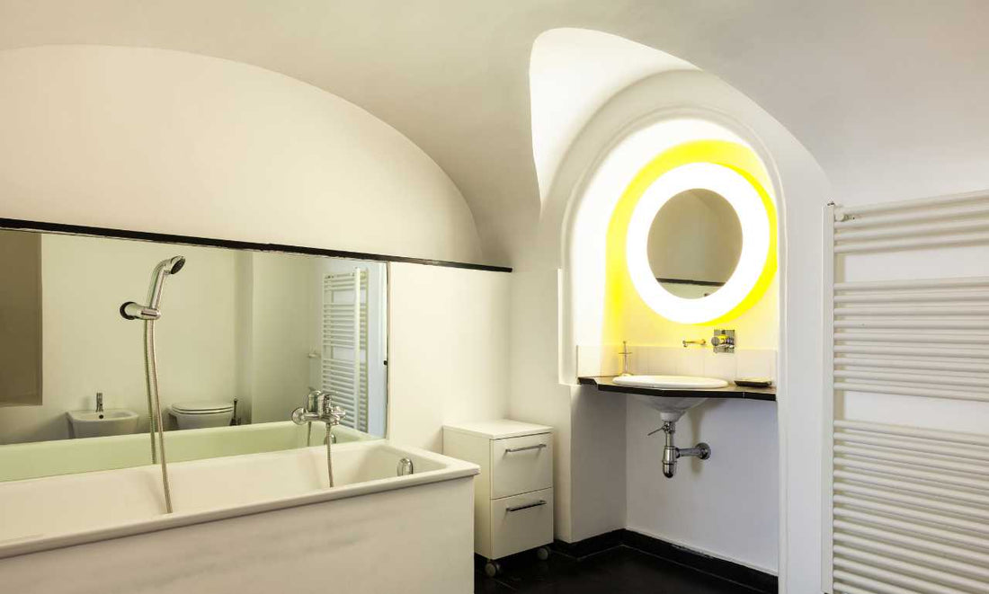 LED Mirrors in Hotel Design: Luxury and Practicality