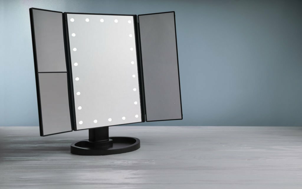 The Best LED Mirrors for Makeup and Skincare Routines