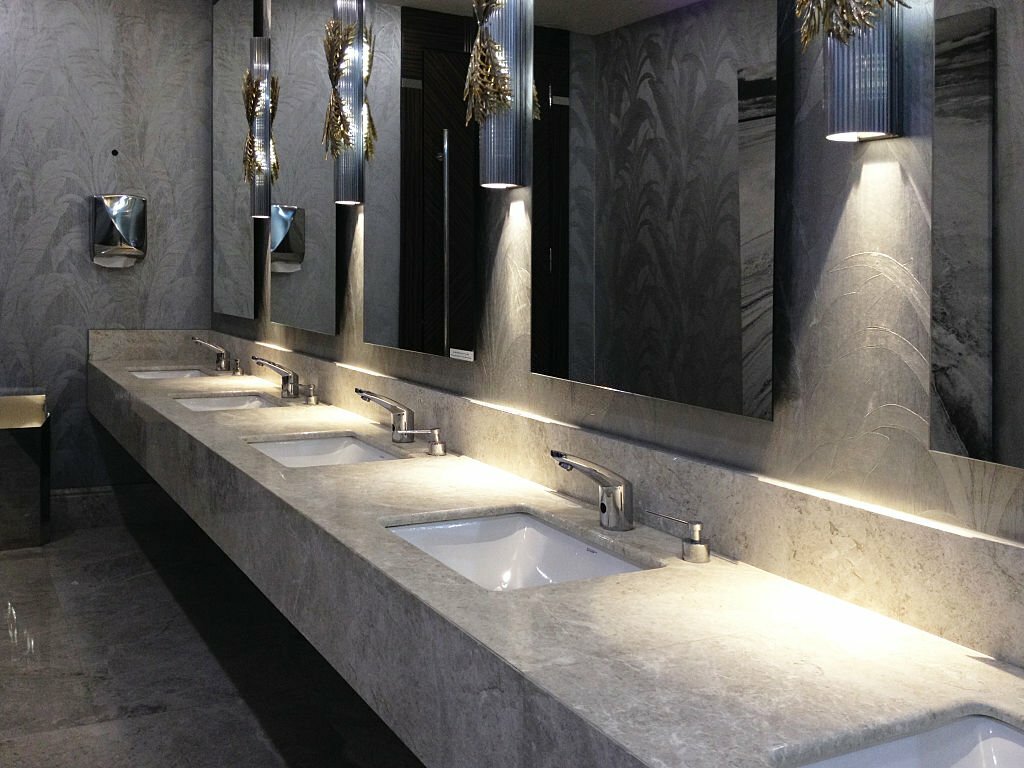 Renovation Tips: Incorporating LED Mirrors into Your Design