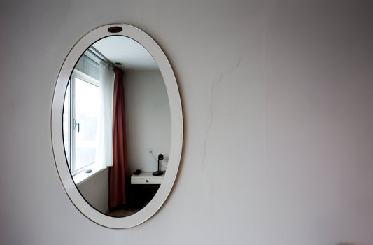 The Impact of Lighting on Mirror Placement and Effectiveness